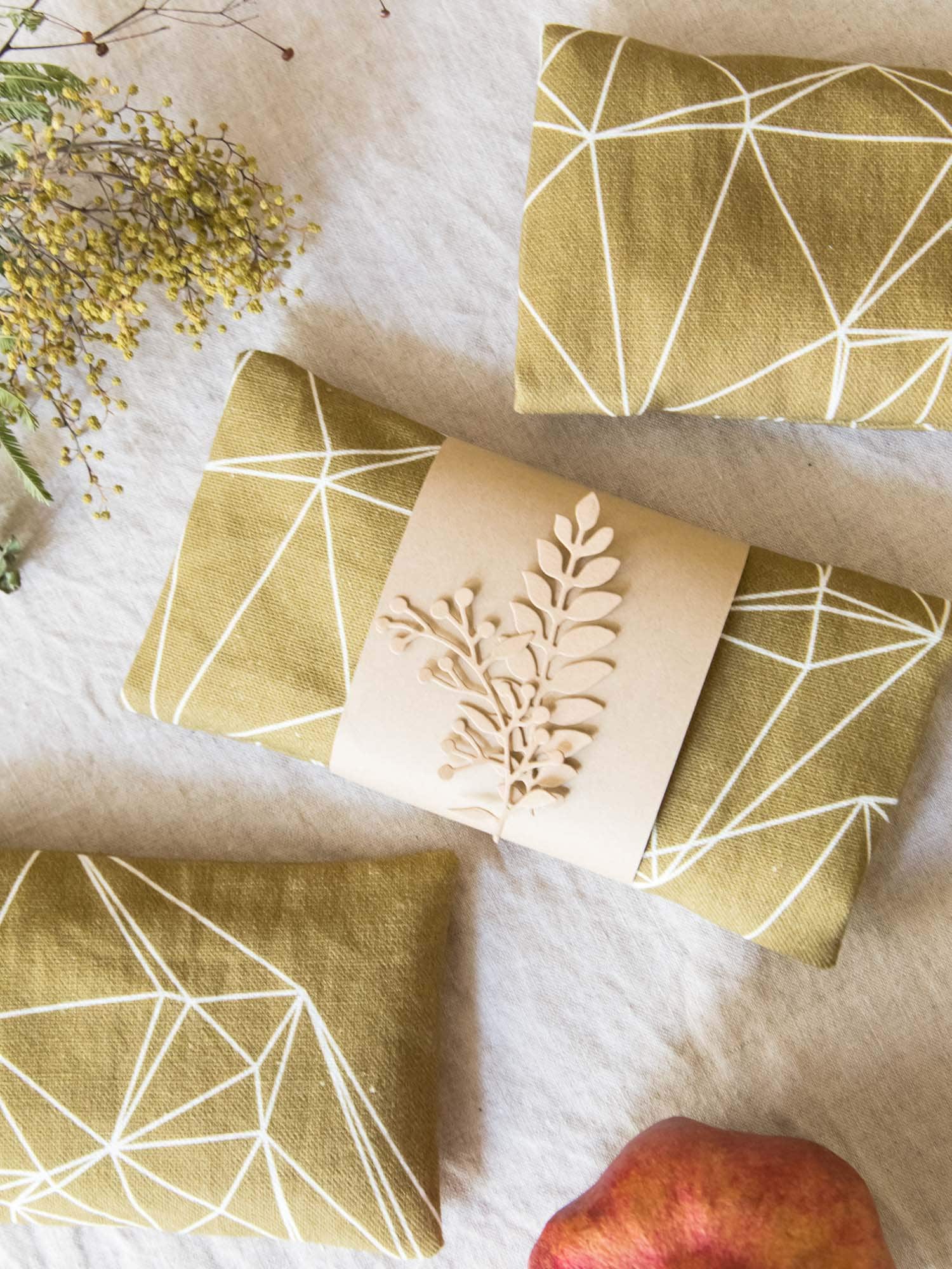Augenkissen Für Yoga Meditation Olivgrün Aus Biobaumwolle Mit Lavendel, Geometrisch, Geschenk Yogis, Entspannung Die Augen Augenkissen Für Yoga Meditation Olivgrün Aus Biobaumwolle Mit Lavendel, Geometrisch, Geschenk Yogis, Entspannung Die Augen von vonpleissenstein