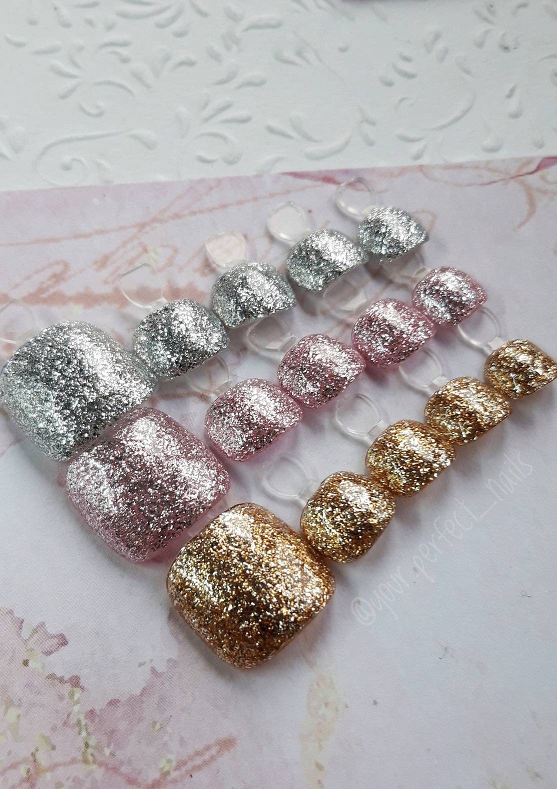Zehennägel Zum Aufdrücken - „Glitzer" | Versandfertig Press On Nails Pediküre Nägel Aufdrücken Künstliche Falsche Zehennägel Zum Aufdrücken - „Glitzer" | Versandfertig Press On Nails Pediküre Nägel Aufdrücken Künstliche Falsche von yourperfectnailss