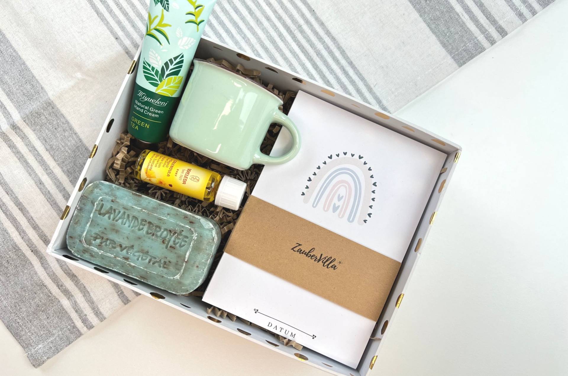 Geschenk Box Schwangerschaft Baby | Werdende Mama Weihnachten Für Mutter Zum Entspannen Schwanger Meilensteinkarten Junge Mädchen Geschenk Box Schwangerschaft Baby | Werdende Mama Weihnachten Für Mutter Zum Entspannen Schwanger Meilensteinkarten Junge Mädchen von zauberVilla